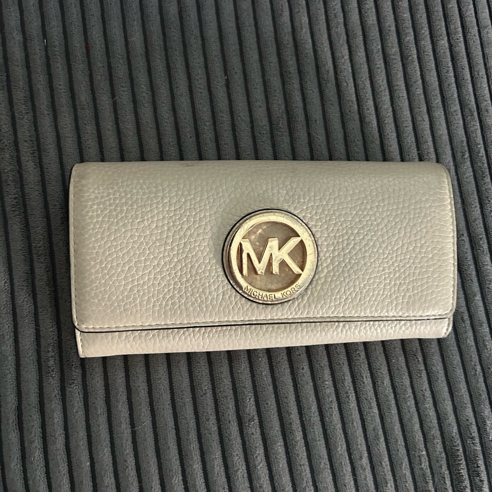 Michael Kors Pebbled Leather Continental Wallet - Light Gray with Gold Logo
